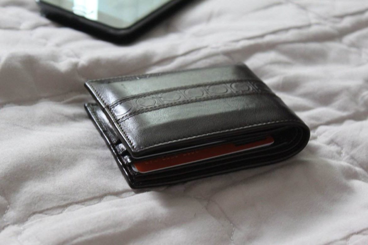 Buy and sell leather wallet